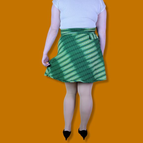 Vintage Green Patterned Wrap Skirt - Picture 4 of 4